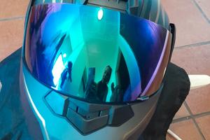 casco modulare con visiera iridium