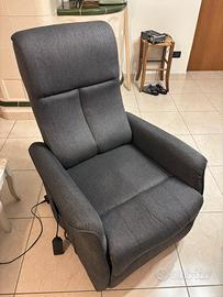 Poltrona relax recrinabile elettricamente