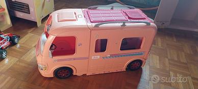 Camper Barbie con piscina