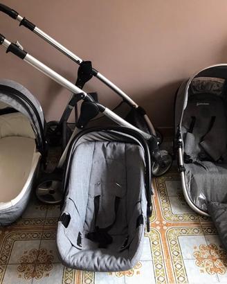 Passeggino con 3 culle 