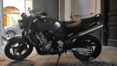 Honda hornet 900