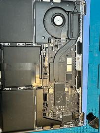 Logic board  macbook pro 13 M1 8/256 a2338