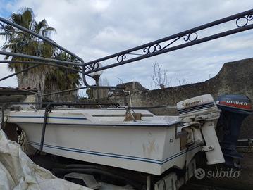 Barca rimessa a nuovo. Incluso motori e carrello