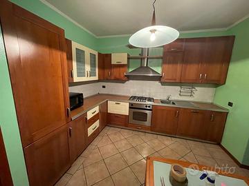 Cucina e tavolo allungabile