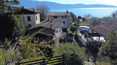 VILLA SINGOLA A TOSCOLANO-MADERNO