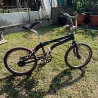 bicicletta BMX
