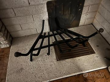 Alare per camino in ferro battuto molto robusto