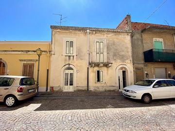 Appartamento multilivello da ristrutturare