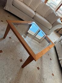 Tavolino in legno e vetro – stile moderno