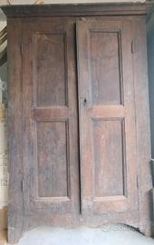 Armadio 1800 in noce massiccio 