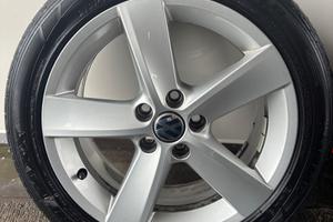 Cerchi lega vW Polo 6r da 16 pollici con gomme