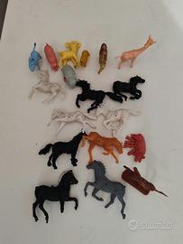 Lotto animaletti giocattolo in plastica assortiti