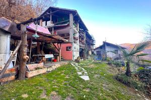 CASA SEMINDIPENDENTE A GIAVENO