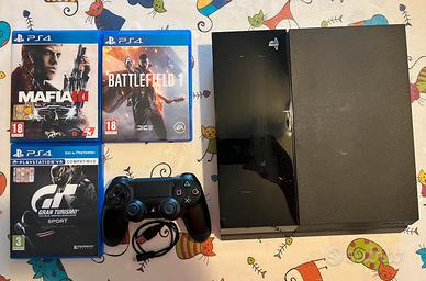 Playstation 4 + 1controller+ 3 giochi e i vari cav