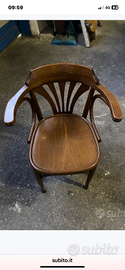 Sedie in legno con braccioli