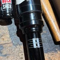 Ammortizzatore per bici enduro