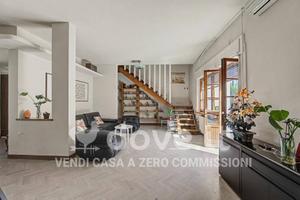 Villa di 309 m² con più di 5 locali e box auto a P