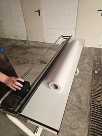 Taglierina manuale a cavalletto per stampe Plotter