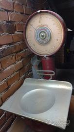 Bilancia Lario anni '50 da 6 kg rossa