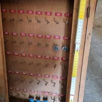 Armadietto portachiavi in legno – ex hotel, 57 gan
