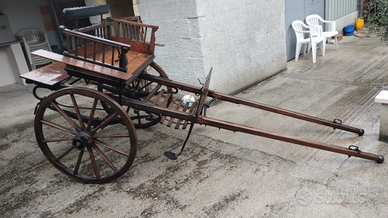 Carro tutto legno,antico con ruote un metro