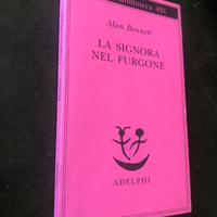 Alan Bennett La signora nel furgone Adelphi NUOVO