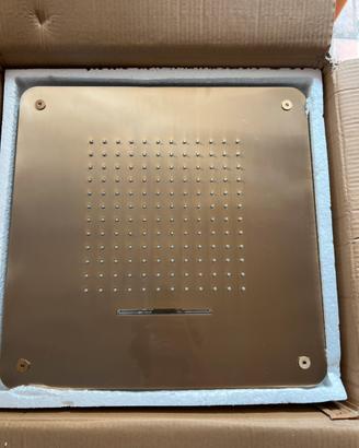 Soffione a muro per bagno