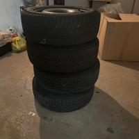 Gomme da neve 15’ con cerchi in ferro