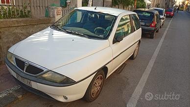Lancia Y