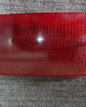 Plastica gemma fanalino posteriore SX PEUGEOT 205