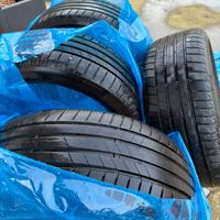 Treno di 4 gomme estive Firesti e Roadhawk 2