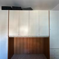 Armadio a ponte con letto
