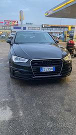 Audi  3.  Tre porte