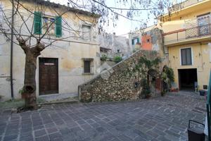 2 LOCALI A MONTOPOLI DI SABINA