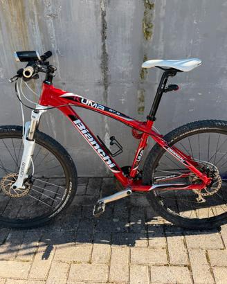 Bicicletta Bianchi Kuma 27,5’’ mountain bike