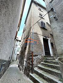 PORZIONE DI CASA CON TERRAZZO - PREMANA