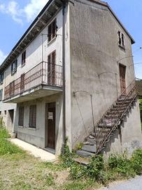 Rustico / Casale di 90 m² con 4 locali a Zavattare