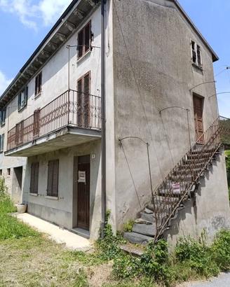 Rustico / Casale di 90 m² con 4 locali a Zavattare