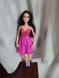 Bambola Barbie ciglia vere