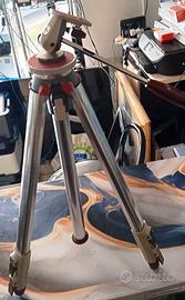 cavelleto treppiede in metallo