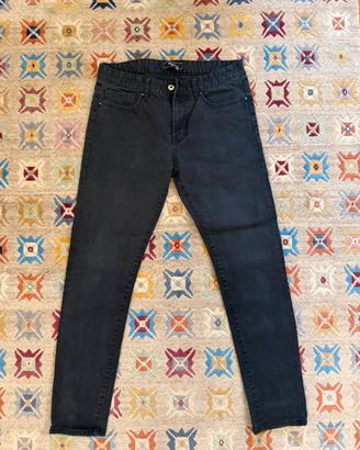 Coppia jeans e pantalone nero