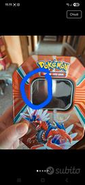 Tin Pokemon vuota, piccola crepa su parte traspare