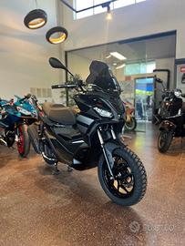 Aprilia SR GT 125 Nero