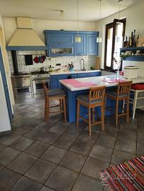 Villa con giardino
