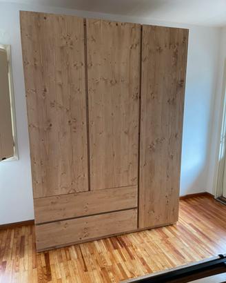 Armadio 3 porte 2 cassetti abete