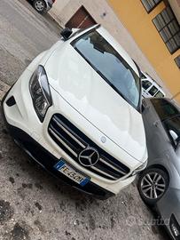 GLA 200 D MERCEDES BENZ 