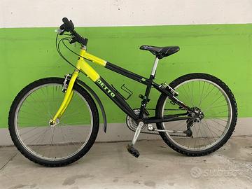 BICLETTA VERDE NERA!!!