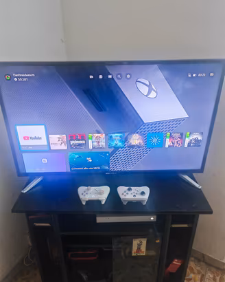 Xbox one x con 2 controller è 3giochi 
