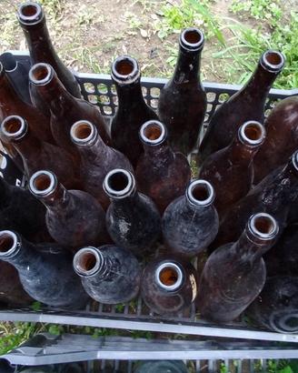 Bottiglie imbottigliamento vino