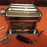 Macchina per tirare la sfoglia